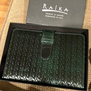 Women's Woven Leather Wallet - Dark Green